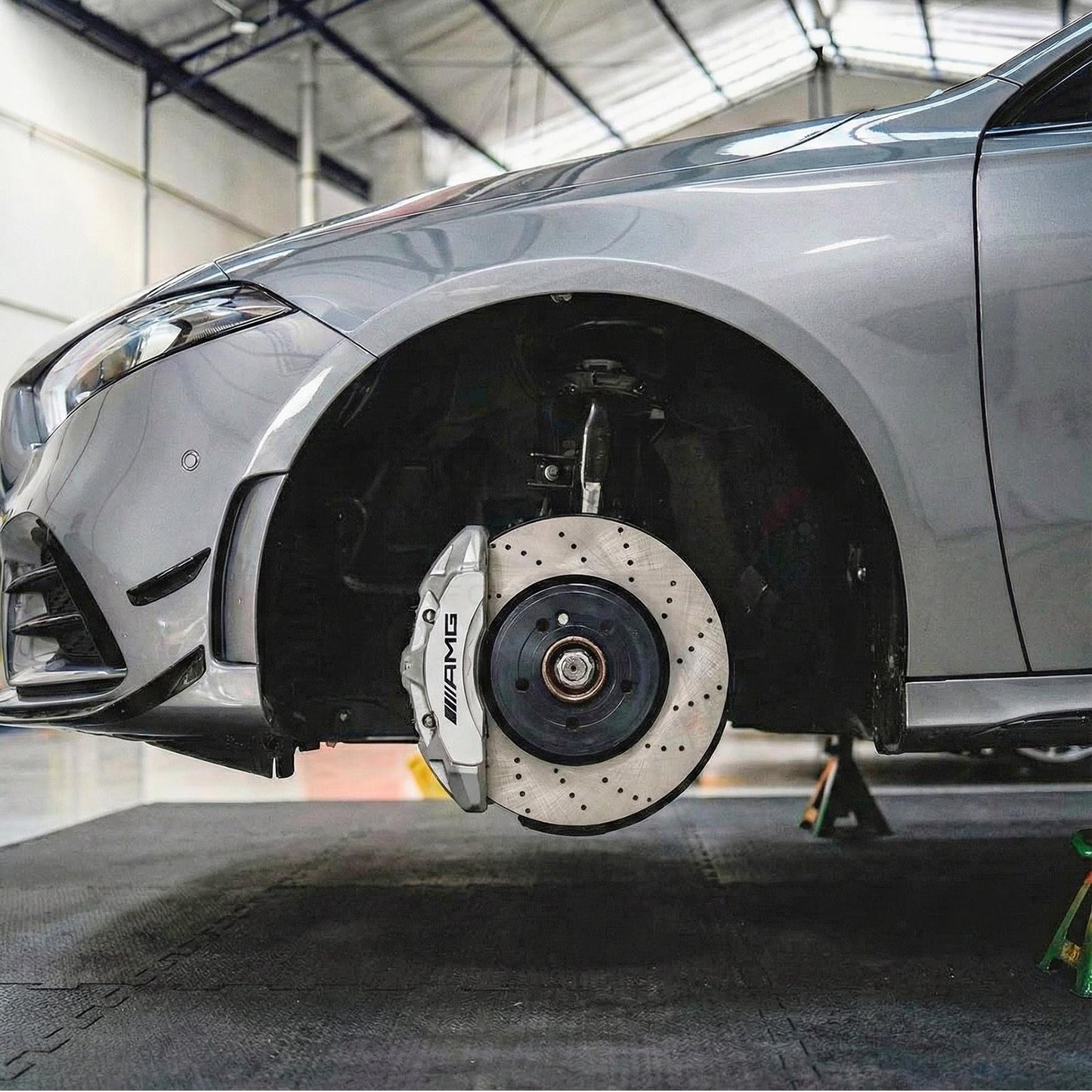 FOR MERCEDES A35 AMG 2018- HIGH CARBON FRONT BRAKE DISCS PADS SENSOR 350mm