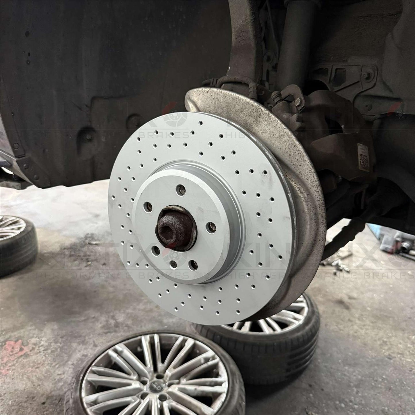 FOR AUDI A4 35 TFSI B9 CROSS DRILLED PERFORMANCE FRONT BRAKE DISCS PAIR 314mm